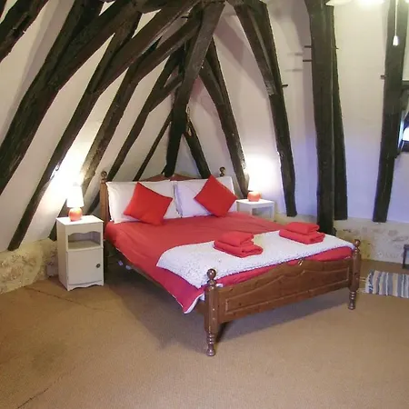 Holiday In St Martin Des Combes *