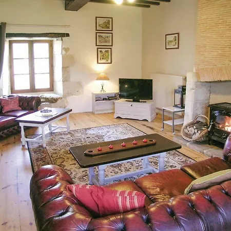 Holiday In St Martin Des Combes *